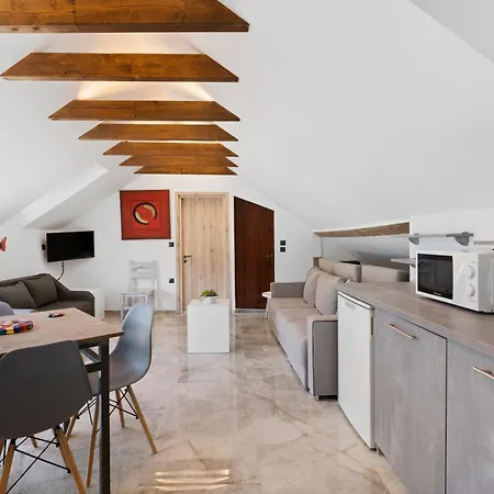 Semesteranläggning (resort) Chakalaka Vlikhón